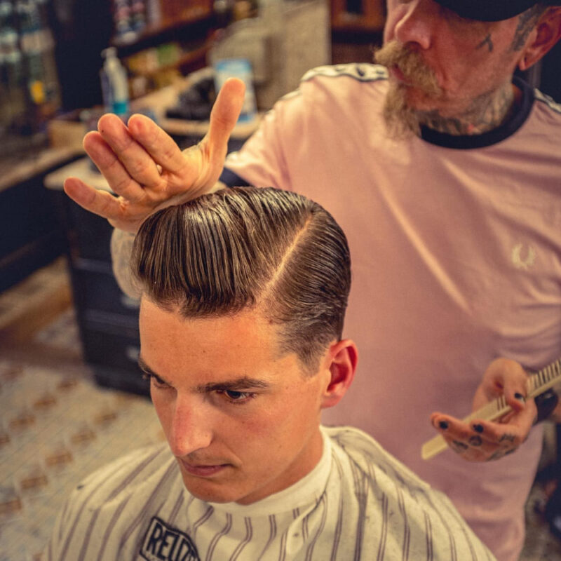 Mẹo tạo kiểu với Pomade trên tóc