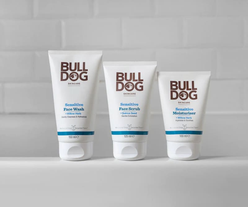 Sữa rửa mặt cho nam bulldog